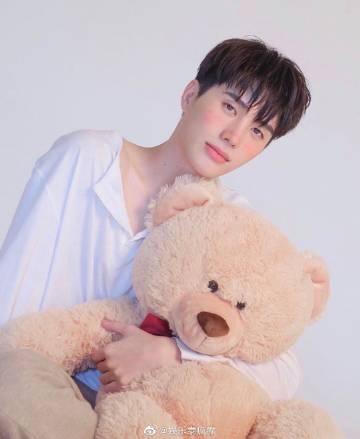 泰国三台首部腐剧《奇迹之熊先生 Teddy Bear Miracle》曝光定妆照 主演阵容正式公开