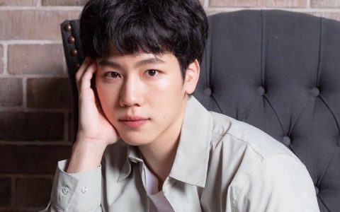 6月IG艺人涨粉榜公布 Lisa断层第一 Bright第二 Win第四引关注