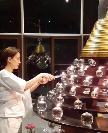 Taew Natapohn遭网暴后入寺修行被指另有原因 实为为父祈福盼康复