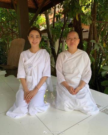 Taew Natapohn遭网暴后入寺修行被指另有原因 实为为父祈福盼康复