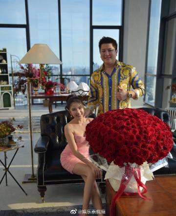 Fon Sananthachat庆生获男友Gy Sereethoranakul送豪宅和名牌包 网友猜测有好消息