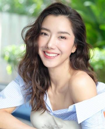 今日泰国娱乐博主爆料女星因代言工作被取消 与品牌方合作不愉快疑似为Ice Apitsada