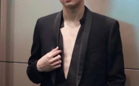 Mean Phiravich电费账单曝光仅12铢，粉丝惊讶：难道用蜡烛照明？