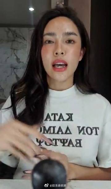 Nutt Nisa直播卖绿咖喱被批“歧视穷人”惹众怒，道歉灭火仍难平争议