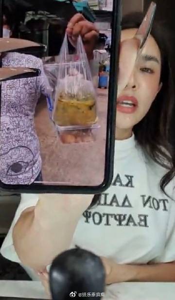 Nutt Nisa直播卖绿咖喱被批“歧视穷人”惹众怒，道歉灭火仍难平争议