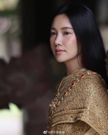 泰国女星晒传统服饰美照争艳引热议 端庄典雅展现暹罗风情