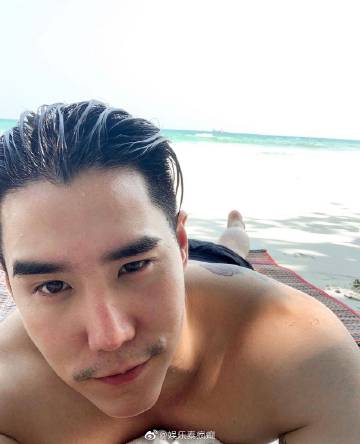 Koen Pataradanai沙美岛海滩赤裸写真引热议 恩爱婚后生活曝光
