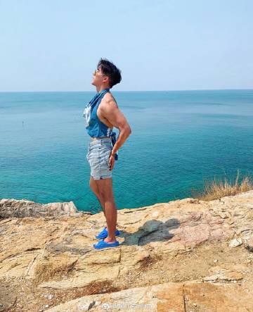 Koen Pataradanai沙美岛海滩赤裸写真引热议 恩爱婚后生活曝光