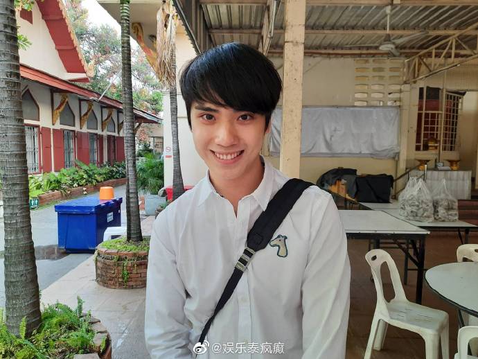 Tee Thanapon于清迈帕辛寺剃度出家30天 修行报答父母引粉丝祝福