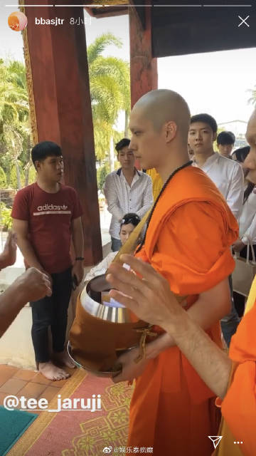 Tee Thanapon于清迈帕辛寺剃度出家30天 修行报答父母引粉丝祝福
