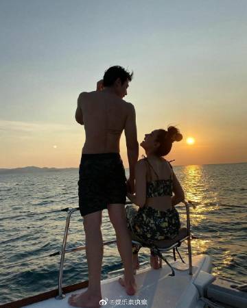 Mark Prin澄清情人节合照误会并非结婚证画面 与Kimberley Kim甜蜜依旧