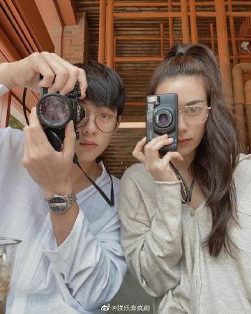 Mark Prin澄清情人节合照误会并非结婚证画面 与Kimberley Kim甜蜜依旧