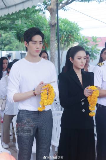 Aff Taksaorn复出主演新剧与Tor Thanapob同框拜神仪式引期待