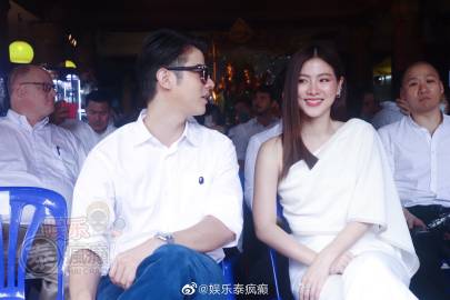 Mario与Baifern时隔多年再同框主演新电影拜神仪式引回忆杀