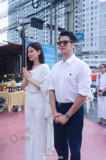 Mario与Baifern时隔多年再同框主演新电影拜神仪式引回忆杀