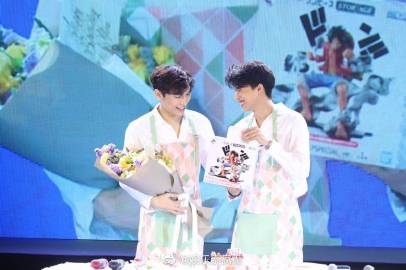 Mew Suppasit举办粉丝见面会吸引700多名粉丝 Gulf Kanawut Tul Pakorn New Year惊喜助阵