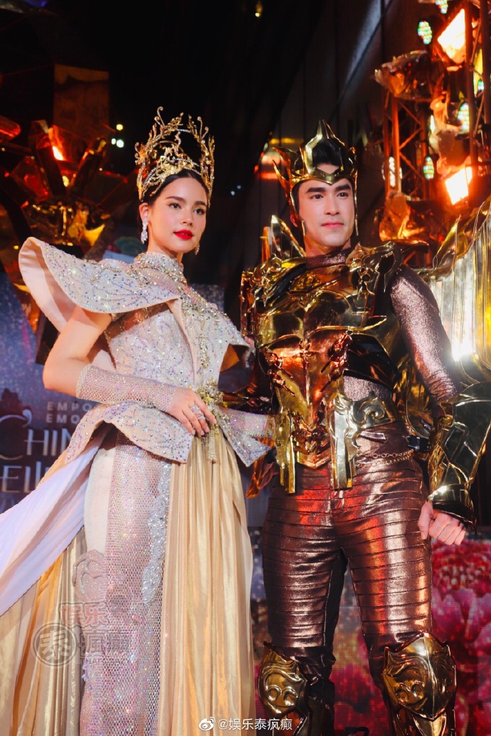 Nadech与Yaya同台庆新春甜蜜互动放闪 回应想念话题引尖叫