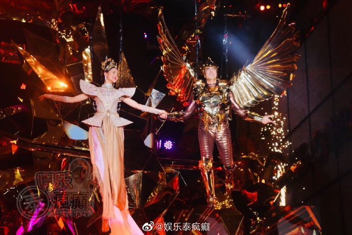 Nadech与Yaya同台庆新春甜蜜互动放闪 回应想念话题引尖叫