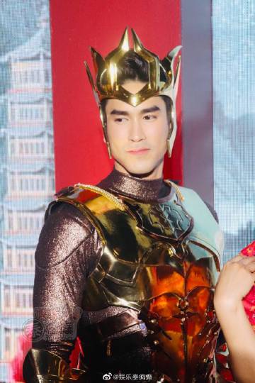 Nadech与Yaya同台庆新春甜蜜互动放闪 回应想念话题引尖叫
