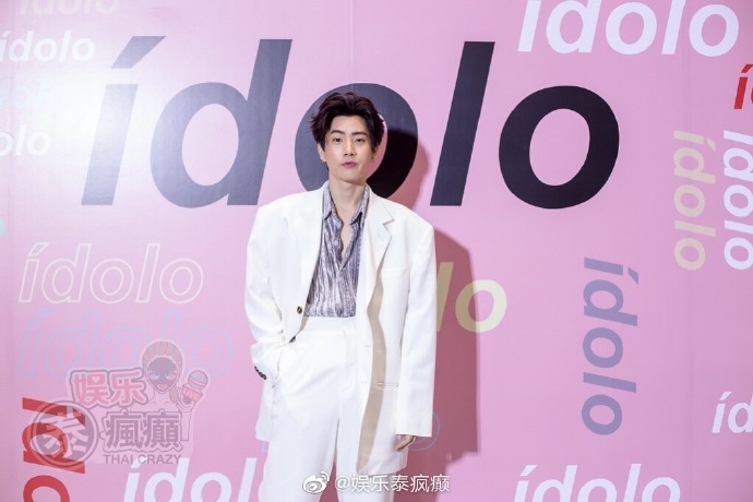 Krist、Singto等八位GMMTV艺人联手Mistine发布IDOLO彩妆项目引关注