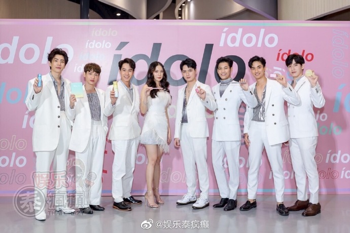 Krist、Singto等八位GMMTV艺人联手Mistine发布IDOLO彩妆项目引关注