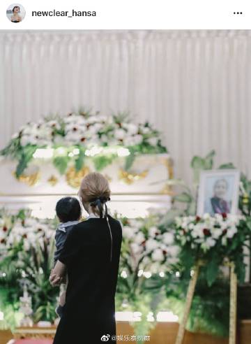 Petjah携妻子New Clear与儿子Tyga出席活动 New Clear含泪谈外婆离世坚守工作