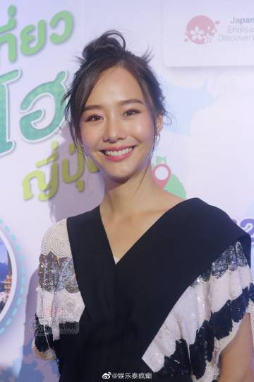 Toey Jarinporn与Alek Teeradetch感情稳定回应少晒合照 仍计划新加坡旅行 Mew Nittha婚礼筹备引关注