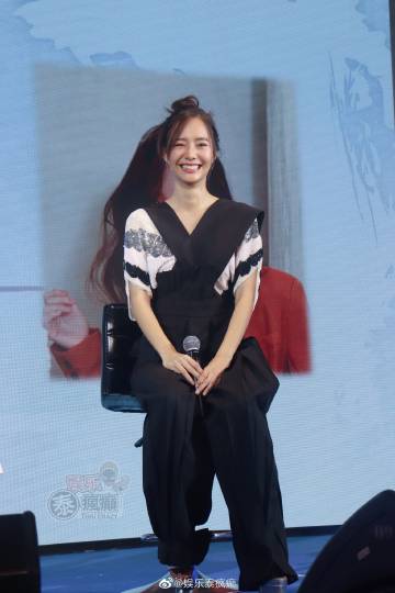 Toey Jarinporn与Alek Teeradetch感情稳定回应少晒合照 仍计划新加坡旅行 Mew Nittha婚礼筹备引关注