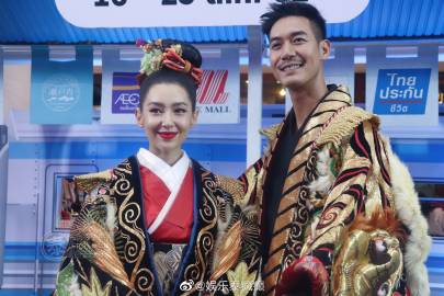 Weir与Bella同框出席活动甜蜜互动计划年底赴日旅行 Bella新剧拍摄中