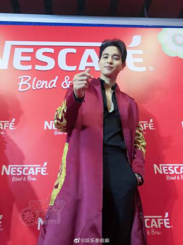 James Jirayu金龙中国风造型代言咖啡品牌 透露母亲节忙工作仍甜蜜回应恋情稳定