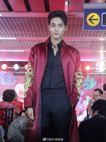 James Jirayu金龙中国风造型代言咖啡品牌 透露母亲节忙工作仍甜蜜回应恋情稳定