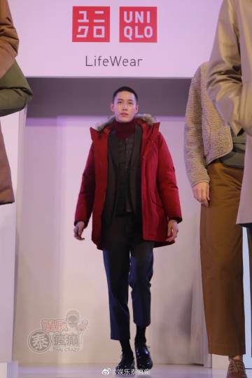 Tor Thanapob短暂出家后回归走秀亮相秋冬发布会 回应误会与绯闻称保持中立态度