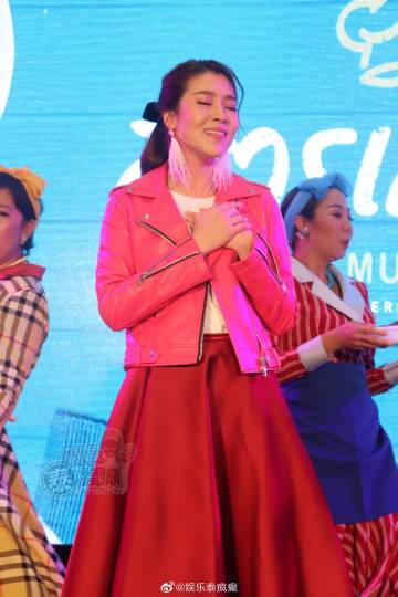 Cheer Thikumporn回应恋情风波含泪致歉 遭粉丝谩骂家人受牵连引心疼