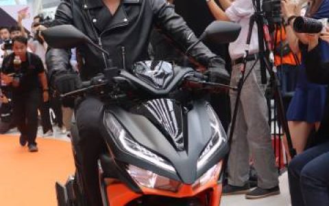 Mario Maurer皮衣机车代言秀腹肌引尖叫 自曝赴港拍动作片被敬业程度震撼