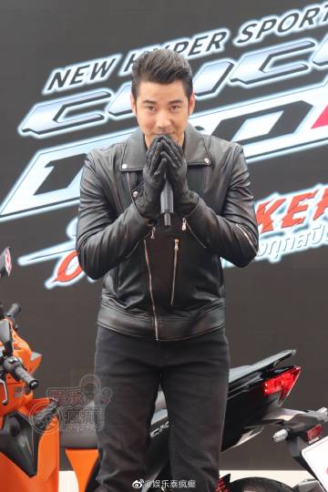 Mario Maurer皮衣机车代言秀腹肌引尖叫 自曝赴港拍动作片被敬业程度震撼