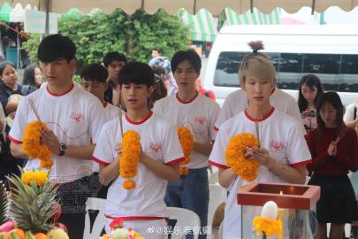 《Until We Meet Again The Series》举行拜神仪式 Fluke、Ohm等主演亮相导演称剧情挑战大