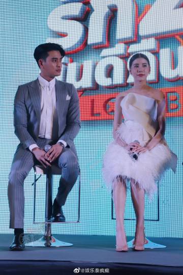 Punjan Prama、Esther主演电影《Love Battle》举行发布会 Punjan因言论风波公开致歉 Ken P送花力挺