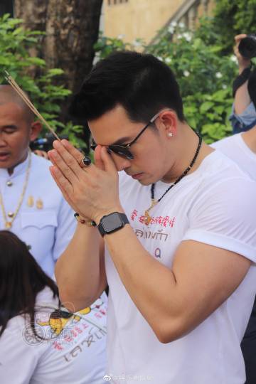 Son Yuke、Esther等出席《爱在路上之反转爱情》拜神仪式 剧情涉及家族斗争与身份谜团引期待