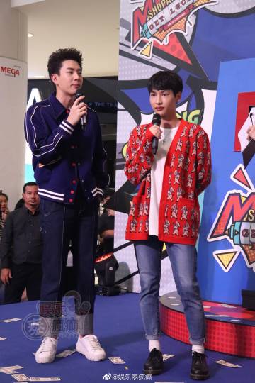 Off Jumpol与Gun Atthaphan合体活动互动甜蜜 亲后颈画面引热议新剧《恋爱传播学》开播