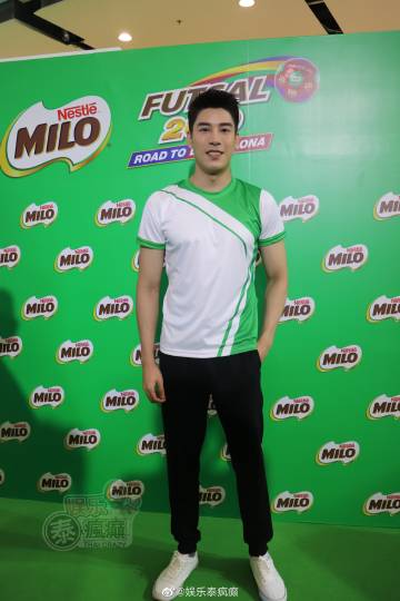 Ken Phupoom为Esther庆生亲手准备蛋糕送实用礼物 称感情稳定结婚顺其自然