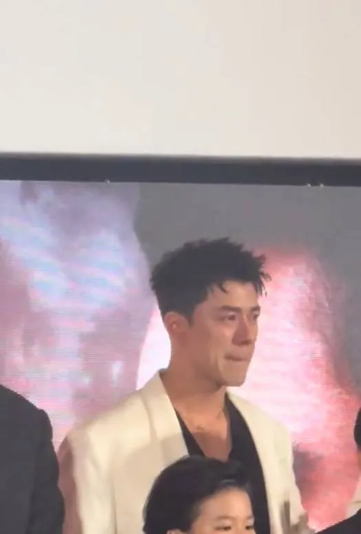 Nine Naphat泪洒收官现场 感谢观众支持