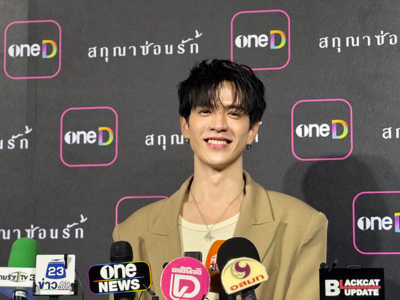 Film Thanapat回应突发事件：首次遭陌生人“突袭”