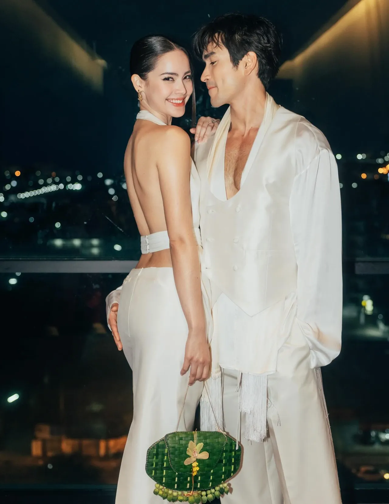 Yaya分享婚礼瞬间：Nadech承诺令人动容