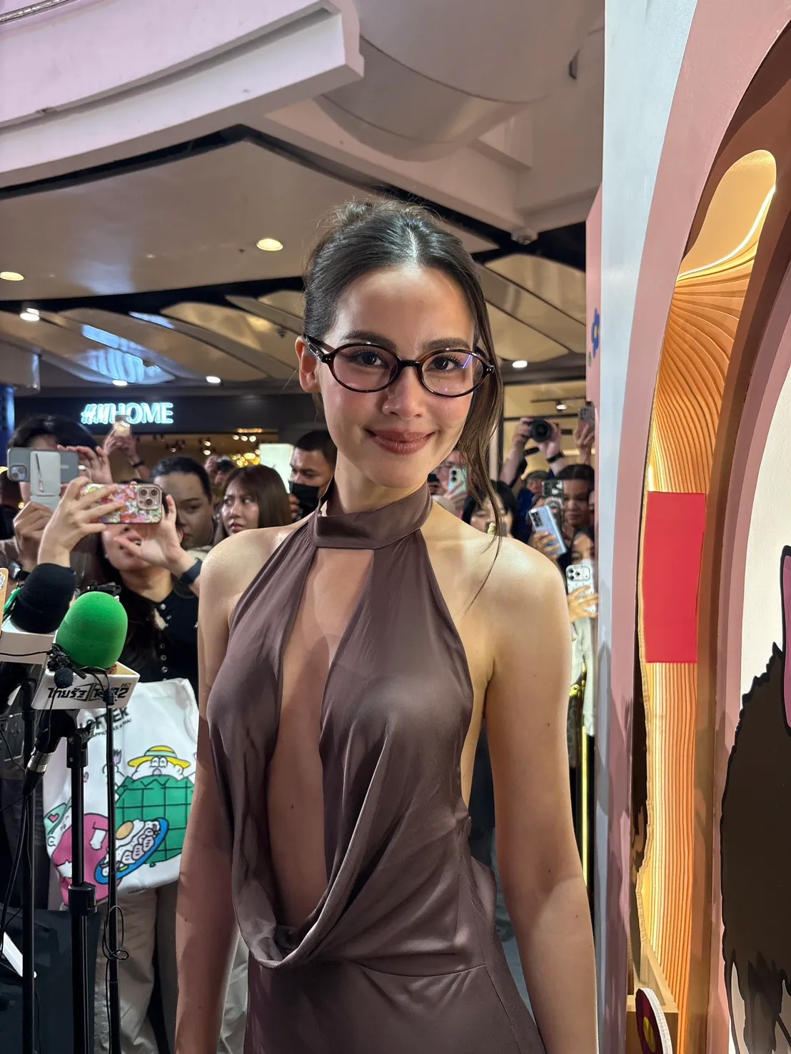 Yaya分享婚礼瞬间：Nadech承诺令人动容