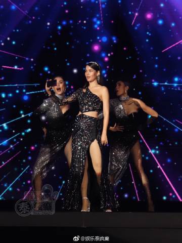 OPPO发布会Yaya谈生日惊喜，NadechDIY礼物甜度升级