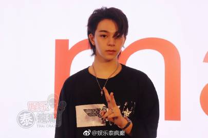 Bas Suradet生日会遭黄牛炒价无奈发声，《2 Brothers》开播破百万感谢支持