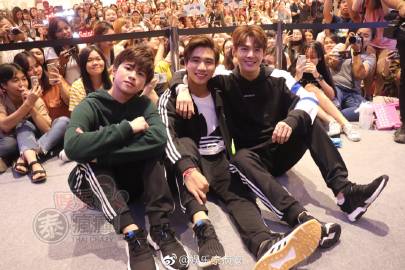 Adidas ICONSIAM门店开幕星光云集Chompoo、Ploy与Perth、Saint同场助阵