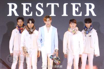 RESTIER新品发布会登场BamBam携SBFIVE同台走秀掀尖叫高潮