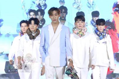 RESTIER新品发布会登场BamBam携SBFIVE同台走秀掀尖叫高潮