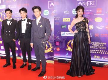 雀巢Nescafé泰国45周年活动登场Pope、Punjan与Proyy等泰星同台助阵 Pope Thanawat, Punjan Prama, Proyy Manasaporn, Linn, Saksit, Ning  由泰国高端寝具品牌@乐睡恬RESTIER 风尚助力的泰国首个世界级时尚盛会#Pop Couture Club#正式落下帷幕。此次盛典邀请了4位知名设计师带来各自极富个性的品牌，包括享誉国际的ASHI STUDIO，泰国设计师品牌MESHMUSEUM, THEATRE和VATANIKA。以2019年乐睡恬RESTIER品牌系列中标志性印花元素为创作灵感，为大家带来最新的高级定制系列作品。#乐睡恬RESTIER#品牌代言人#Chompoo Araya#，品牌挚友#TAEW#及泰国演艺明星，众多时尚达人出席了4天的时尚盛宴，共同见证 #RESTIER IN STYLE#的百变魅力。  Pop Couture Club时尚盛典落幕Chompoo Araya与Taew等亮相助阵RESTIER Chompoo Araya, Taew Natapohn  Pope Thanawat自从《天生一对》大火后，已经成为泰国当红炸子鸡。正所谓人红是非多，关于涨价或追求女生等一些不实谣言四处流窜。Pope表示自己还是自己，没有任何改变，不会留意IG粉丝数，不担心自己是否会过气，纯粹做好演员本质工作。Pope还表示自己其实也不想当黄金单身汉，也想找一个女生照顾，可是漂亮的女生都有男朋友了。并没有通过IG来追求女生，只是随手点赞不代表就要追求。  Pope Thanawat回应爆红后传闻称专注演戏并否认IG追女生说法 Pope Thanawat  这是Mai Davika从时装周回来的第一个公开活动，就被问到了生病状况和出国的感受。Mai表示她已经不敢再憋尿，身体恢复也很好，让大家不用再担心。至于时装周就觉得很有趣，人也很热情，招待的很周到，还见到了许多国际巨星，如果还有下次会努力把握学习的机会。当记者谈到她与Ter关于生日礼物一事，Mai回应只是小礼物称不上惊喜，还说应该要找收礼物的Ter问感受才对。  Mai Davika回应时装周回归状态称已康复并分享海外见闻与生日礼物趣事 Mai Davika  2018泰国头条新闻年度风云人物颁奖典礼正在进行中，红毯星光熠熠，一起来为你支持的艺人打个Call吧。 ​​​  2018泰国头条新闻年度风云人物颁奖礼红毯星光汇聚众星亮相